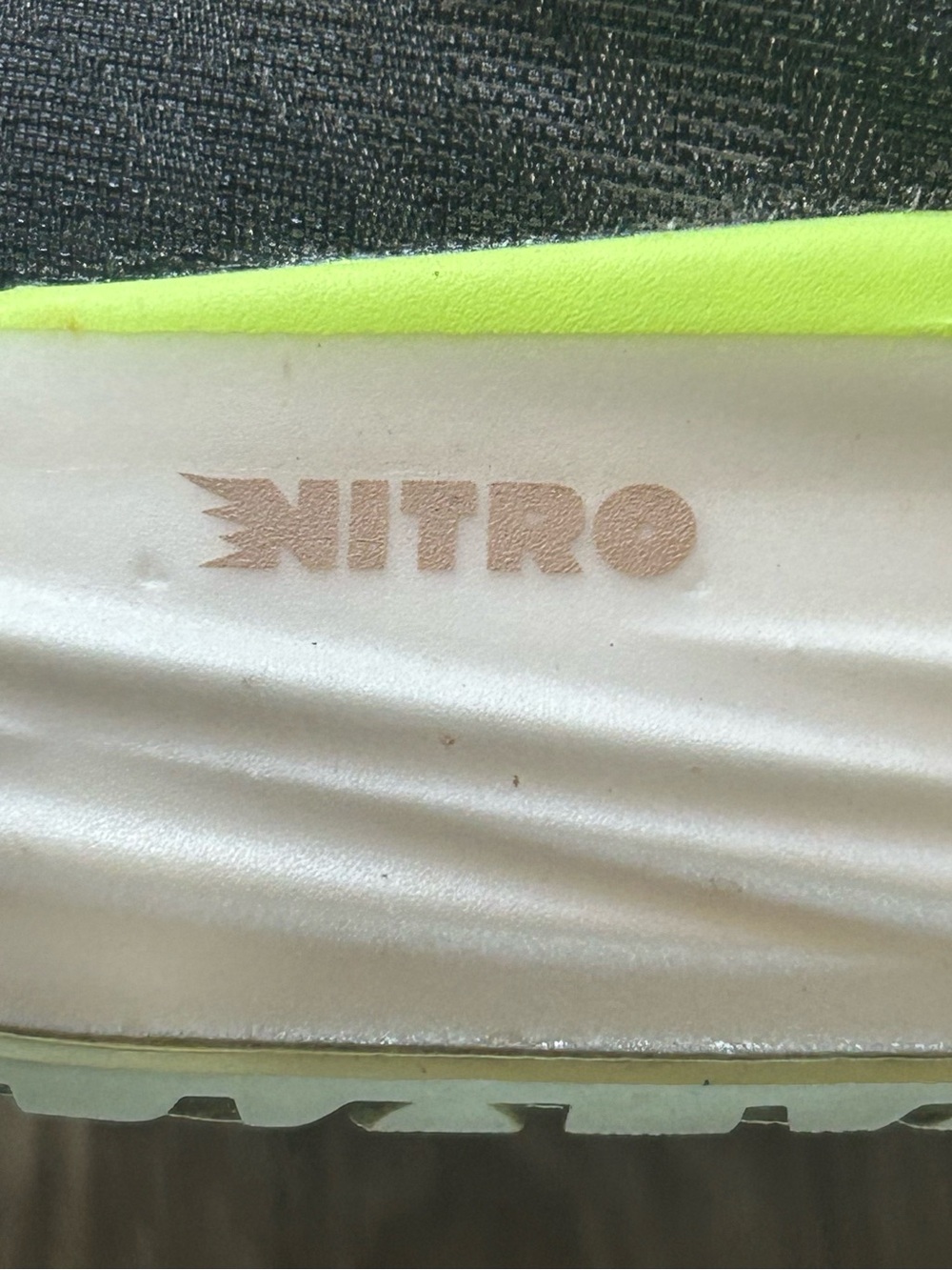 NOWT Puma Deviate Nitro 2 Women’s Running Shoes Size 9 Black Fizzy Lime - Picture 7 of 10